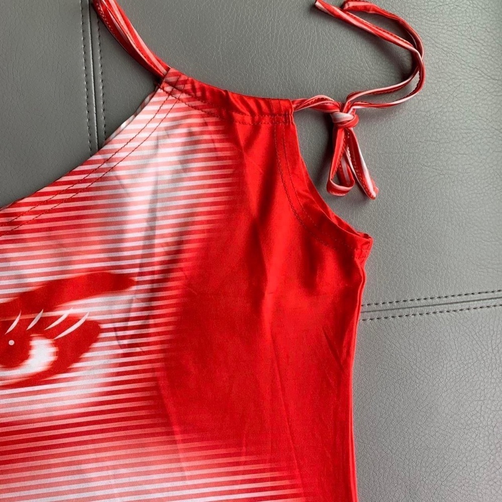 Red Abstract Asymmetrical Face Tank Top - Picture 4 of 4